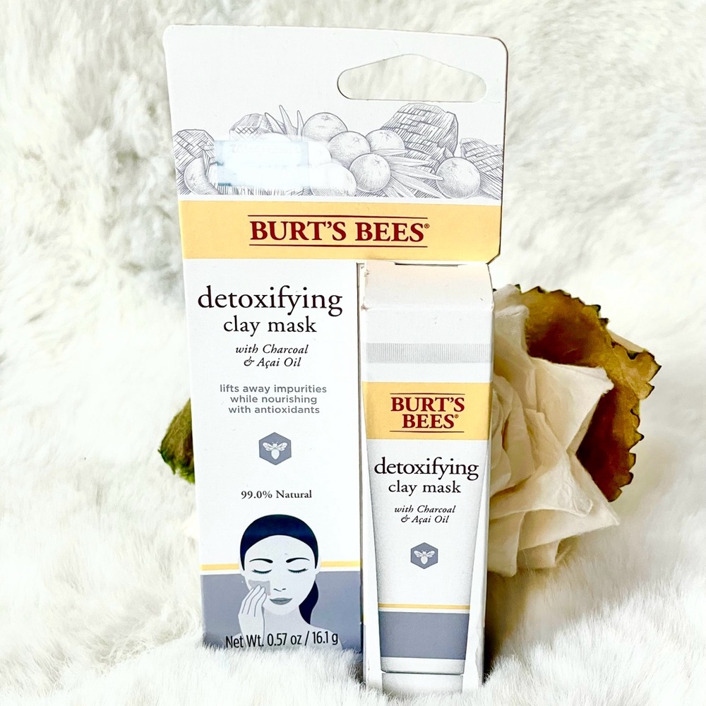 New with tags BURT’S BEES DETOXIFYING CLAY MASK with Charcoal & Acai Oil  .27 oz